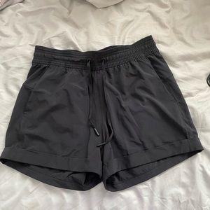 Lululemon Athletic high waist black shorts size 6 in excellent condition